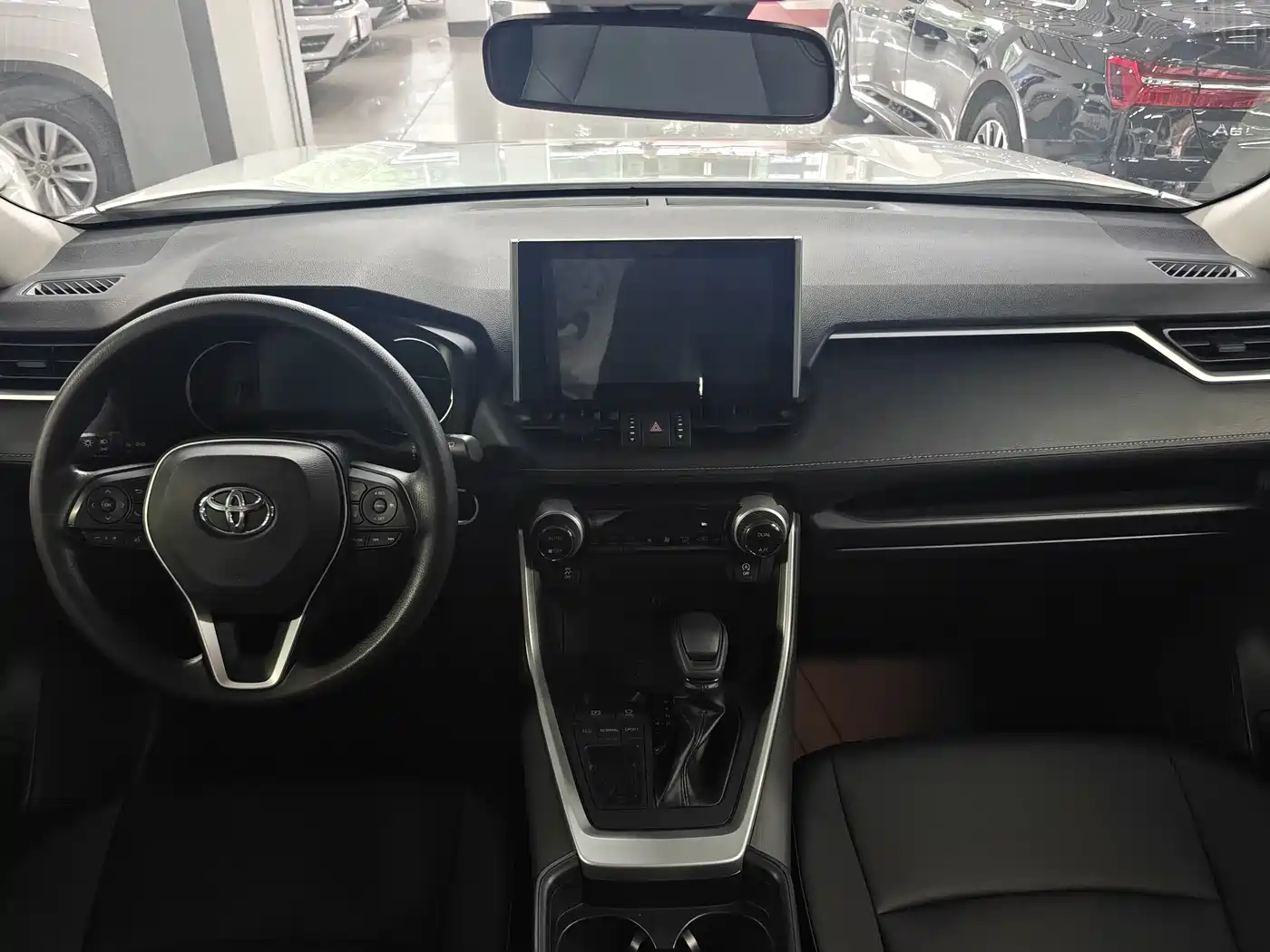 Toyota RAV4 Rongfang 2022 2.0L CVT 2WD Trend Edition фото 12