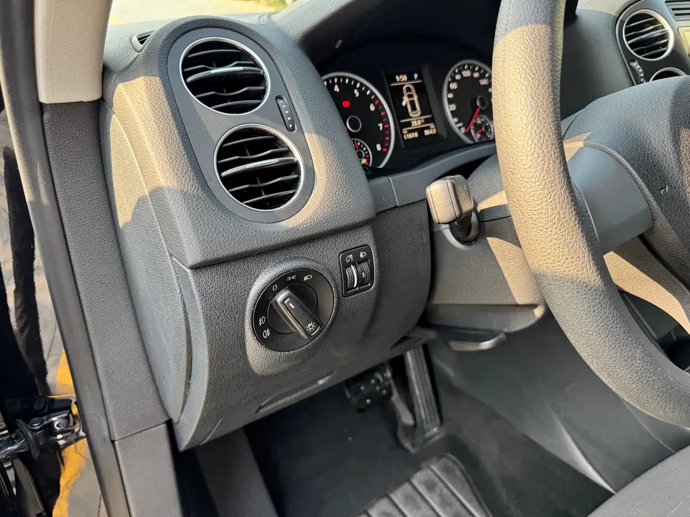 Volkswagen Tiguan 2016 Model 300TSI Automatic 2WD Trend Edition фото 9