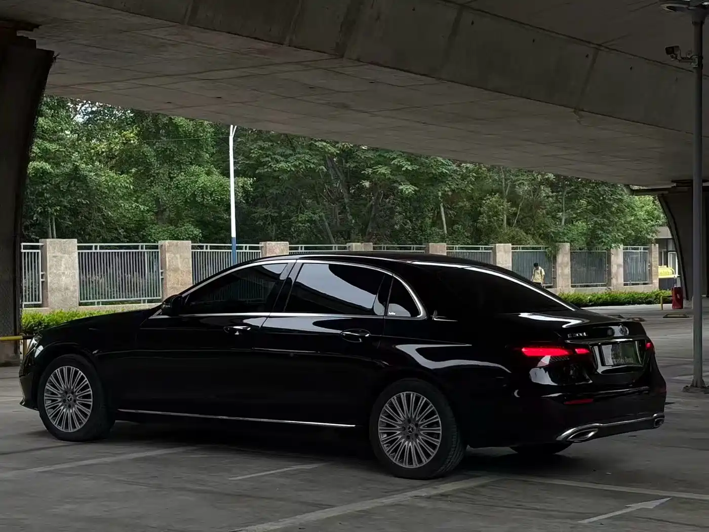 Mercedes-Benz E-Class 2021 E 300 L Premium фото 7