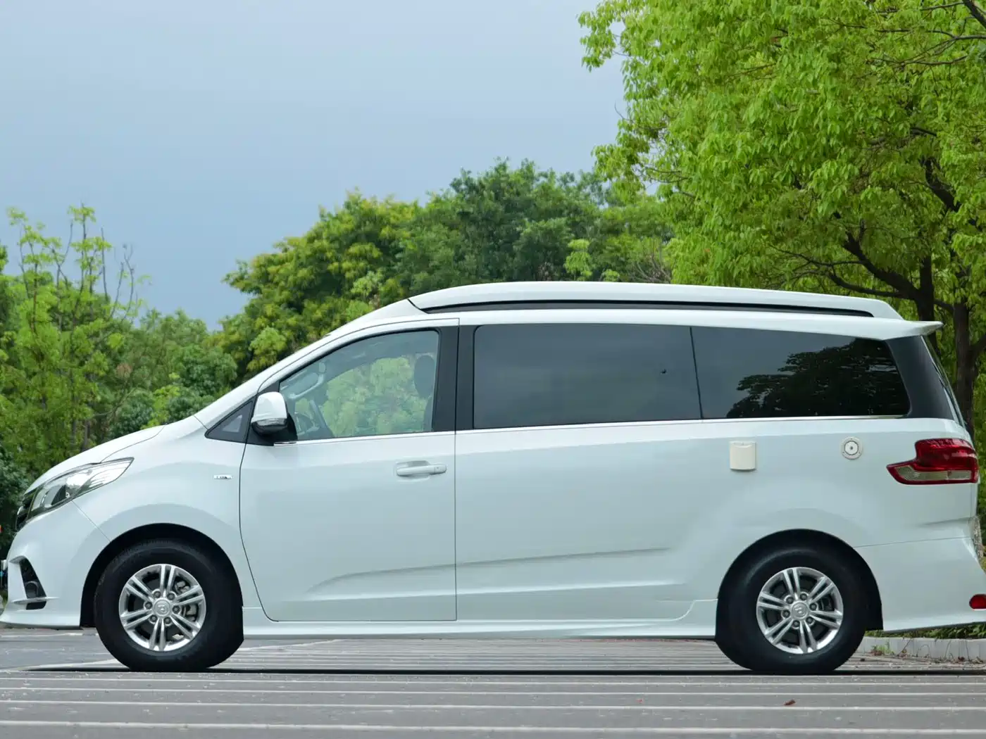 SAIC Maxus RG10 2019 2.0TGI Pop-top Camper Sunshine Edition фото 9