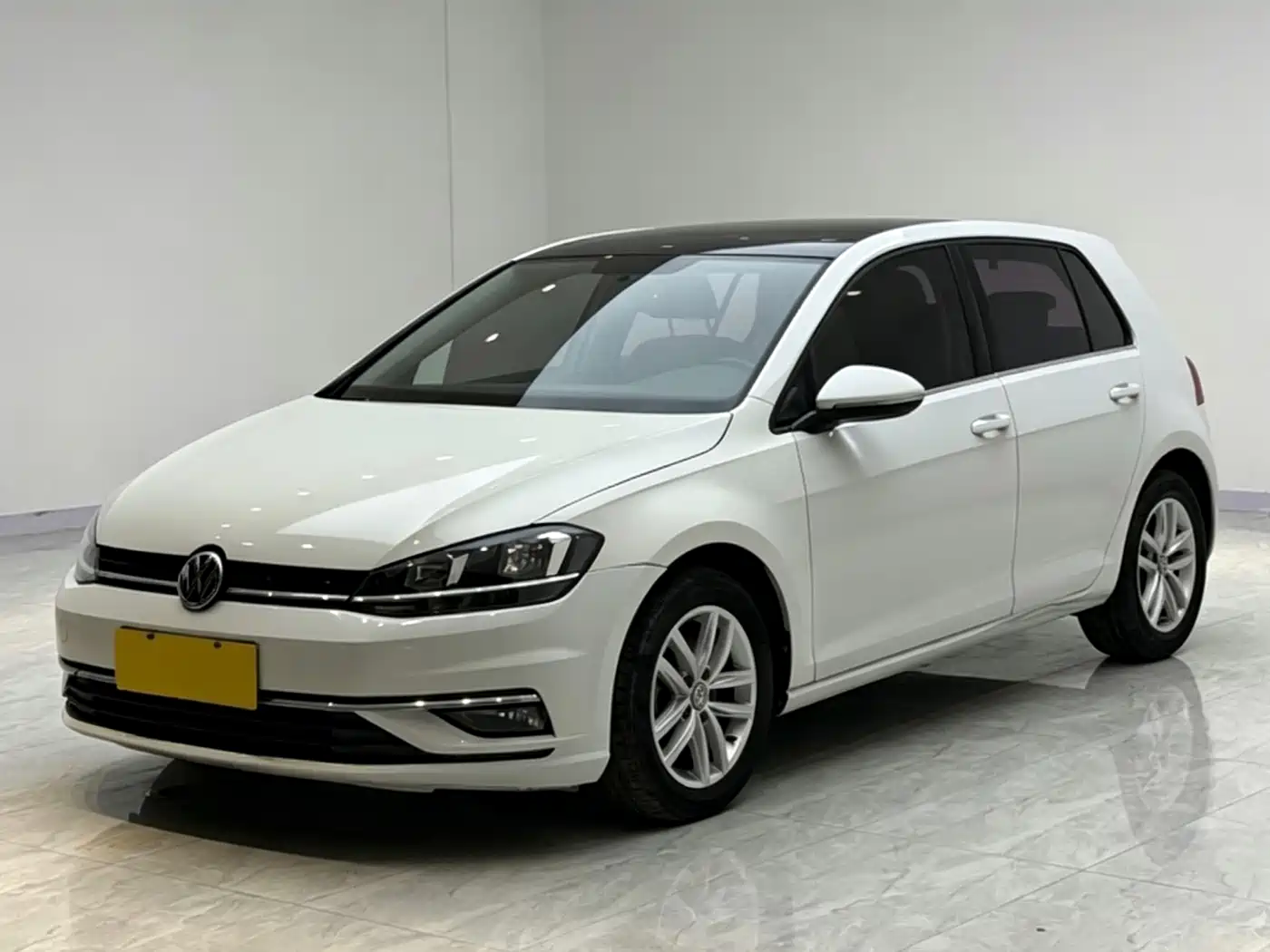 Volkswagen Golf 2018 230TSI Automatic Comfort фото 2