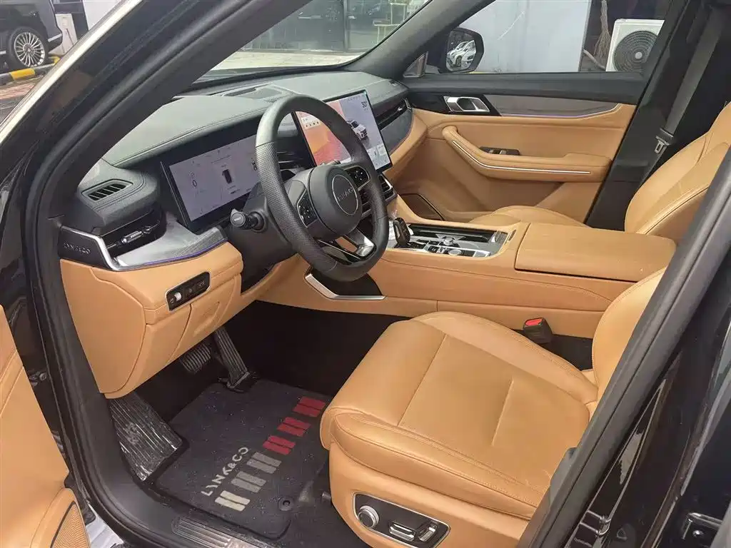 Lynk & Co 09 EM-P 2024 2.0TD EM-P AWD HALO 6-Seater фото 8
