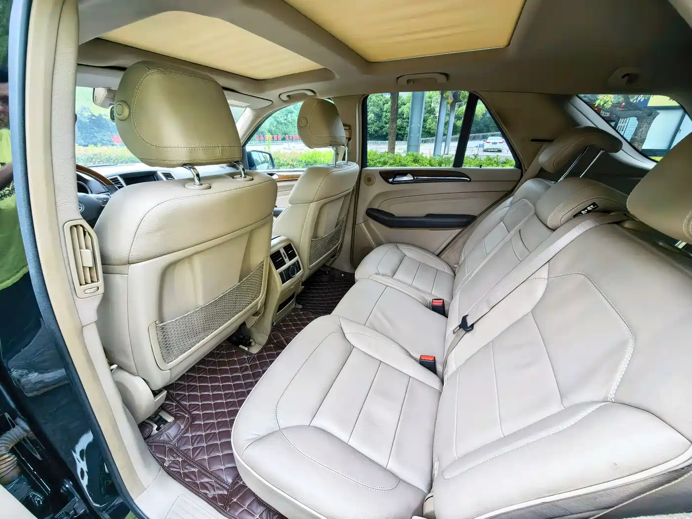 Mercedes-Benz M-Class 2012 Model ML 350 Luxury фото 10