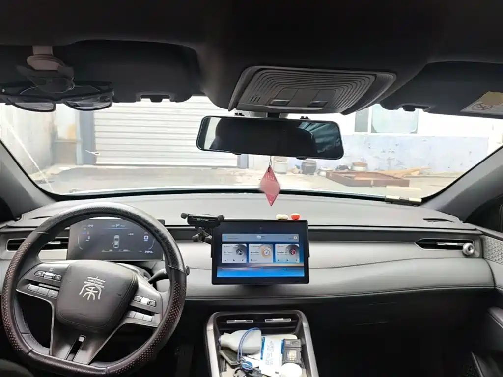 BYD Qin PLUS 2025 DM-i Smart Drive 55KM Leader фото 10