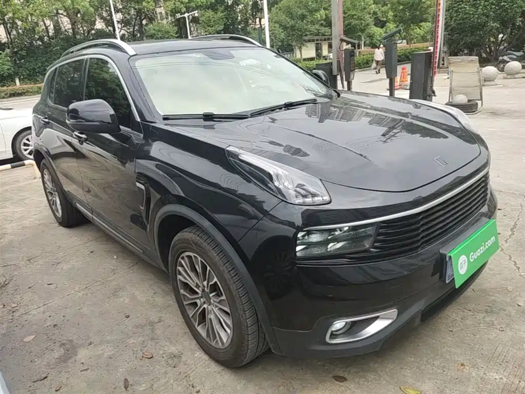 Lynk & Co 01 2018 2.0T 2WD Type+ Edition фото 22