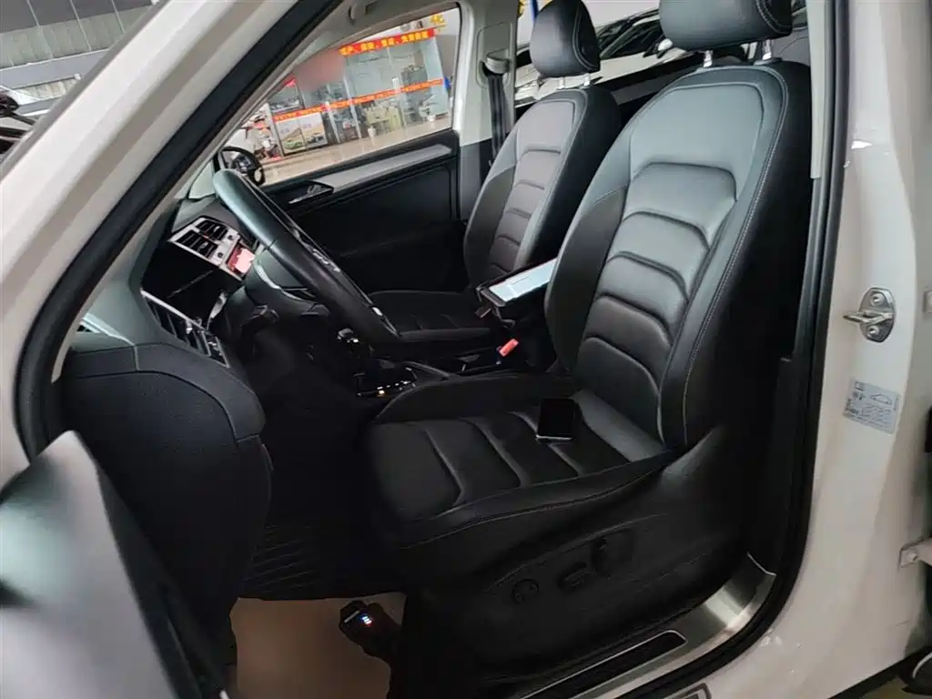Volkswagen Tiguan L 2019 Facelift 330TSI Auto 2WD Panorama Comfort China VI фото 15
