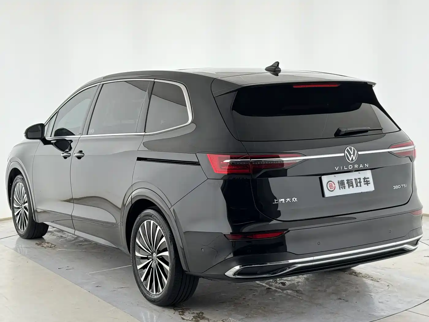 Volkswagen Viloran 2023 380TSI Premium Edition фото 7