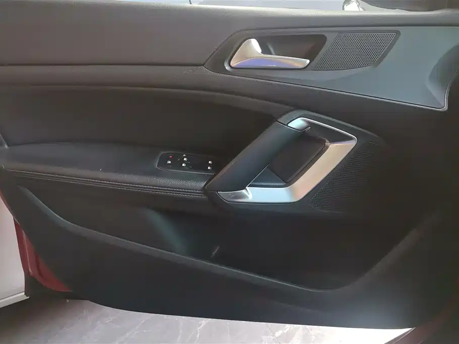 Peugeot 308 2016 230THP Automatic Luxury фото 7