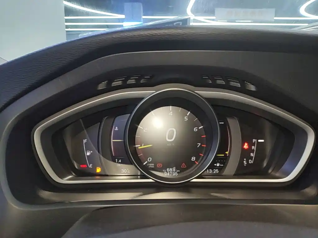Volvo V40 2018 2017 Cross Country T3 Inscription