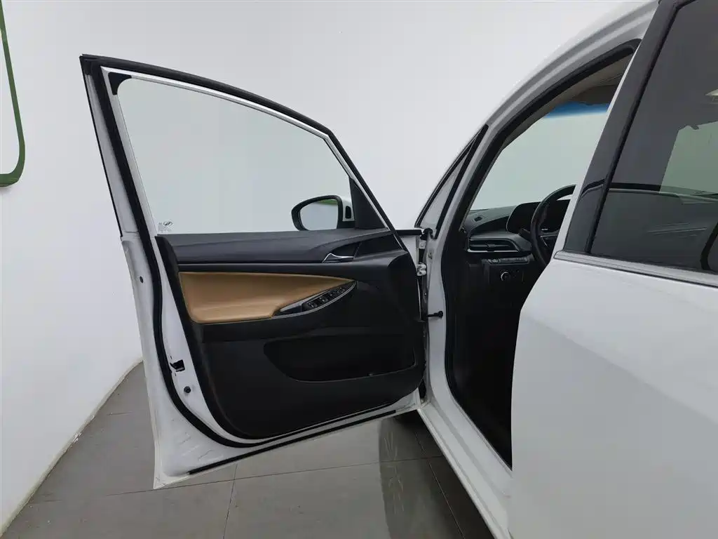 Buick GL6 2021 323T Mild Hybrid Connected Premium Trim фото 8