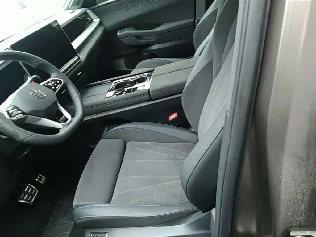 Volkswagen Teramont 2025 Teramont Pro 450TSI 4WD Summit Edition фото 15