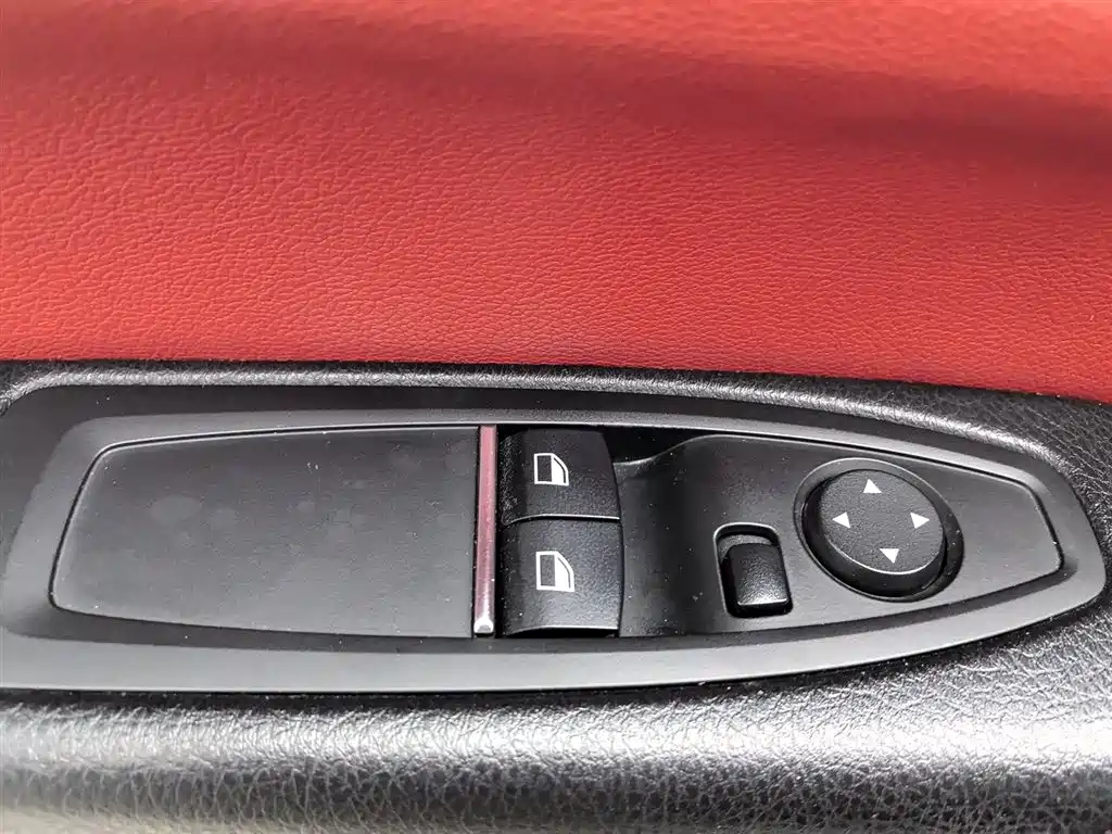 BMW 2 Series (Import) 2018 220i Sport Design Package фото 9