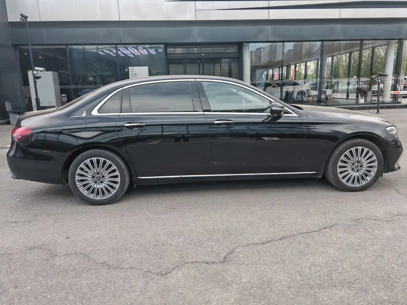 MERCEDES-BENZ E CLASS