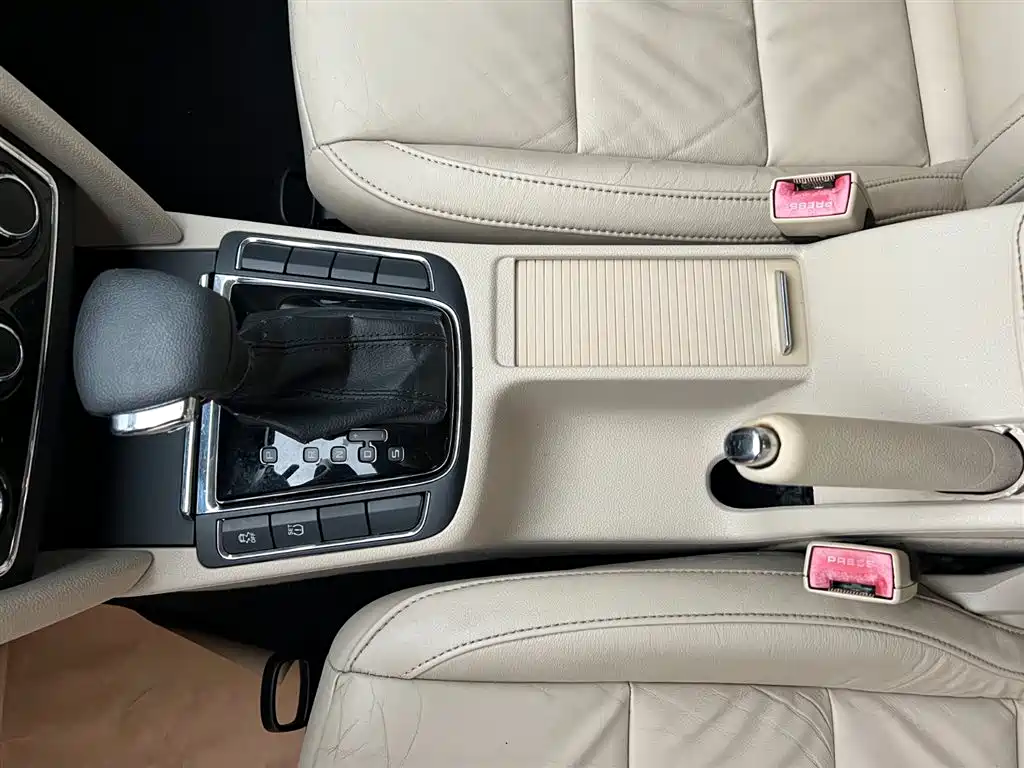 Škoda Superb 2012 1.8TSI Automatic Elegance Edition фото 11