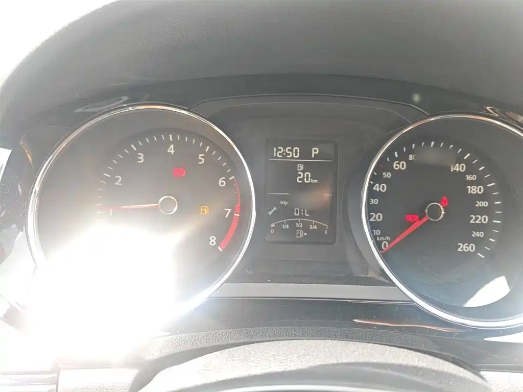 Volkswagen Sagitar 2015 1.6L Automatic Comfort фото 4