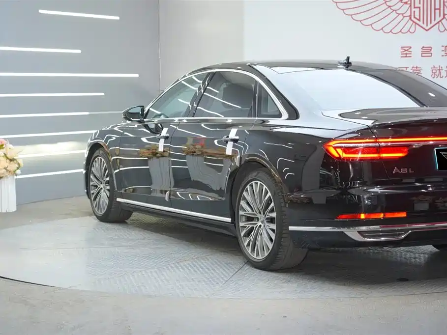 Audi A8 2019 Facelift Plus A8L 50 TFSI quattro Luxury фото 3