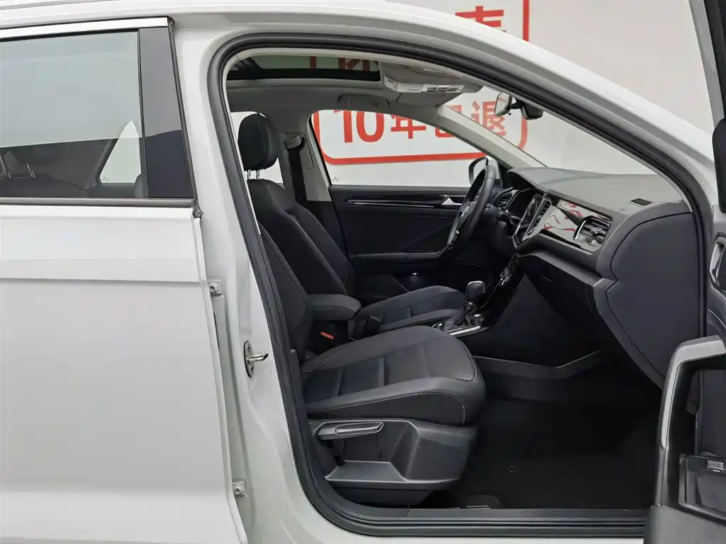 Volkswagen T-ROC 2021 280TSI DSG 2WD Comfort Connected фото 23