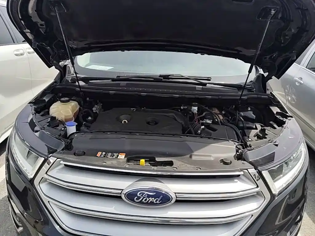Фото 20 - Ford Edge