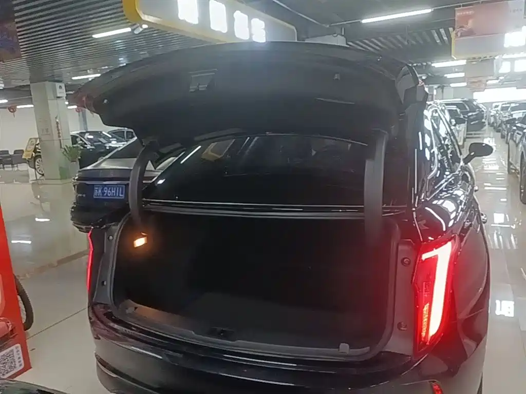 Hongqi E-QM5 2023 560km PLUS фото 19