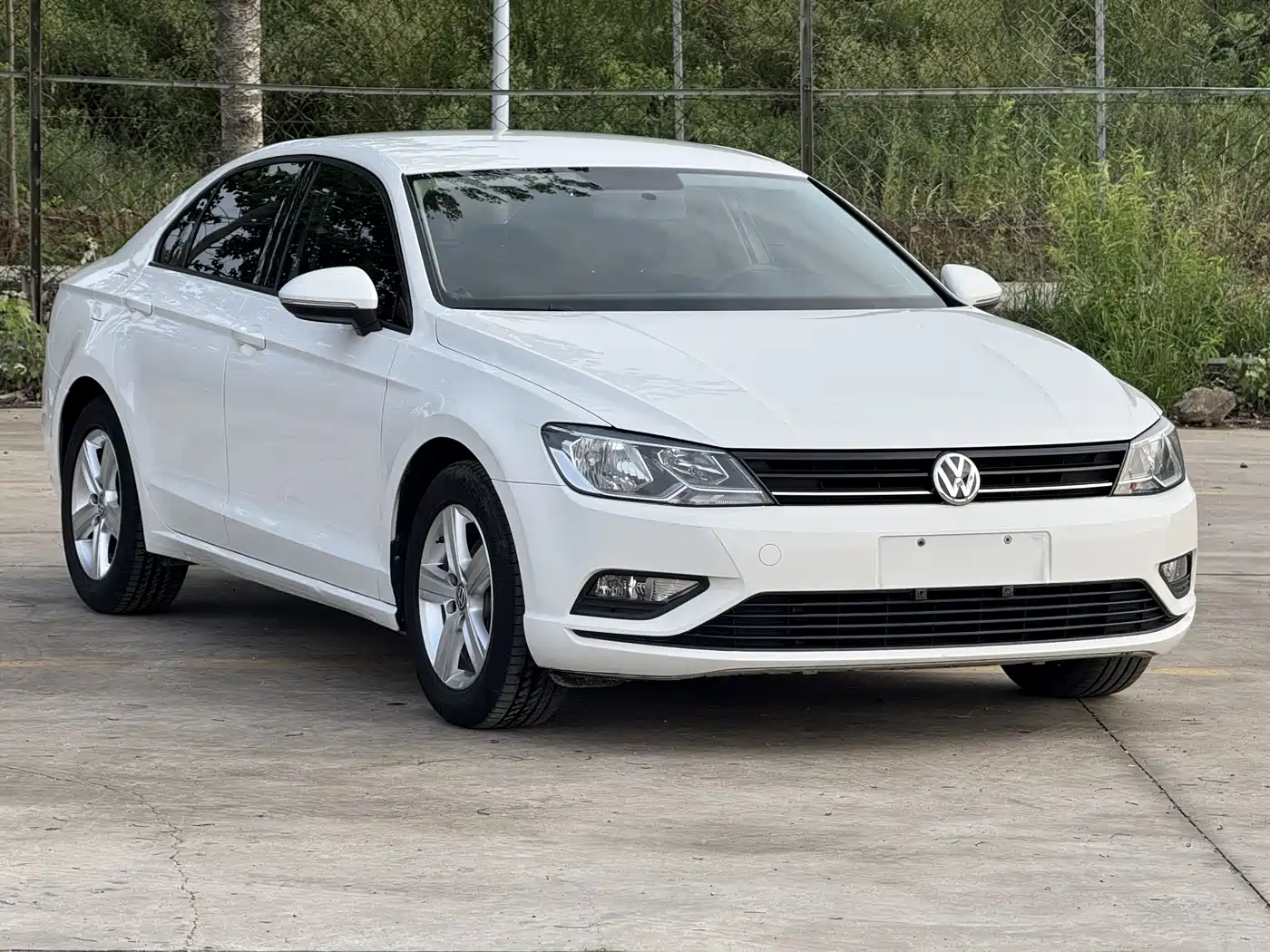 Volkswagen Lamando 2017 230TSI DSG Trend Edition фото 3