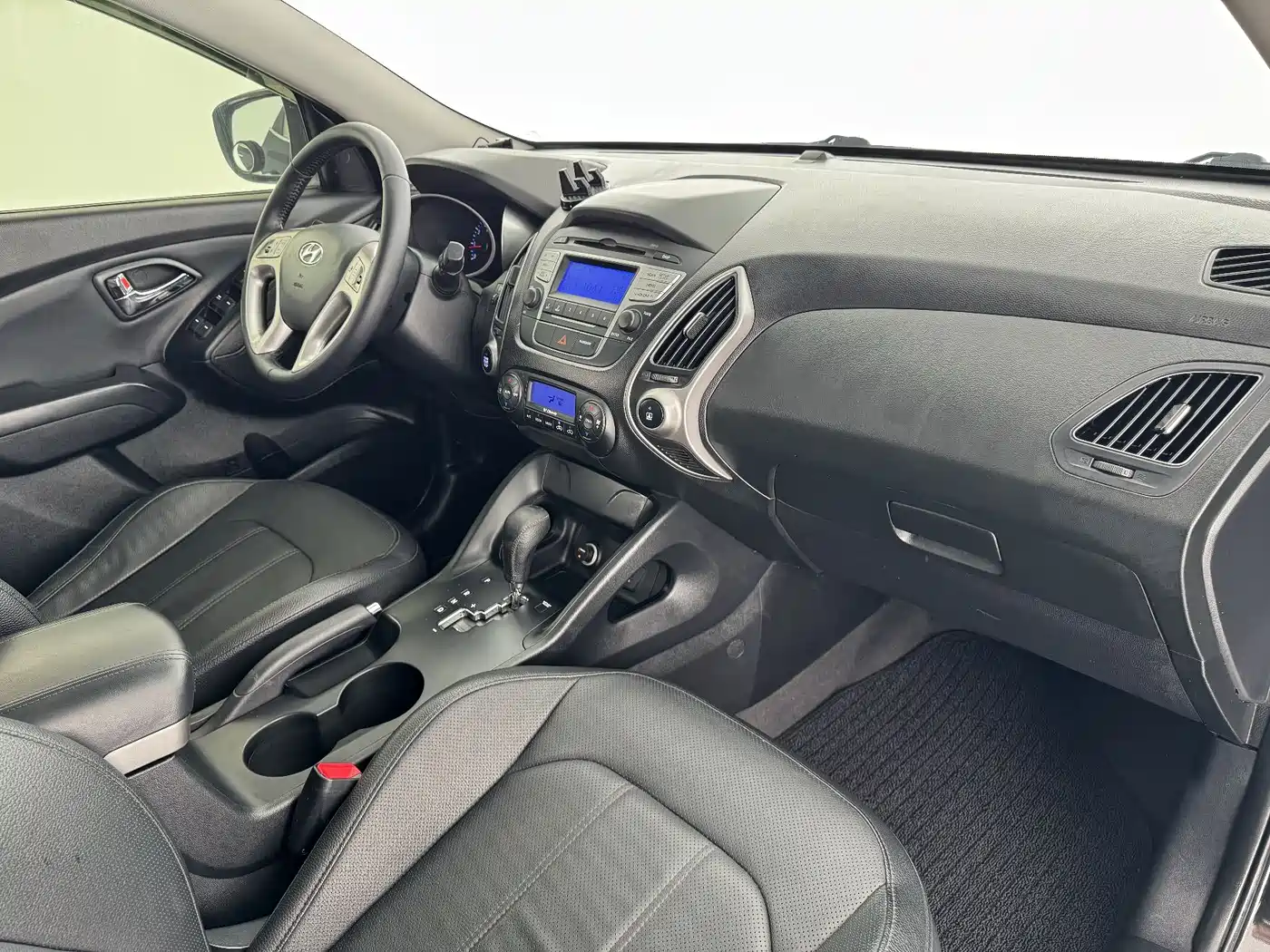 Hyundai Beijing Hyundai ix35 2013 2.0L Auto 2WD Smart GLS China IV фото 11
