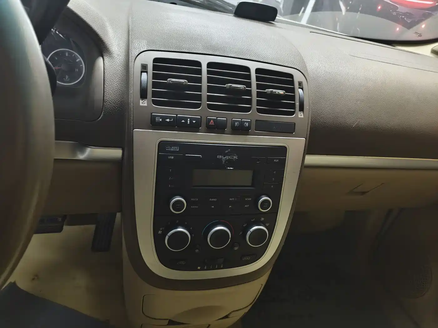 Buick GL8 2014 2.4L Classic Edition фото 12