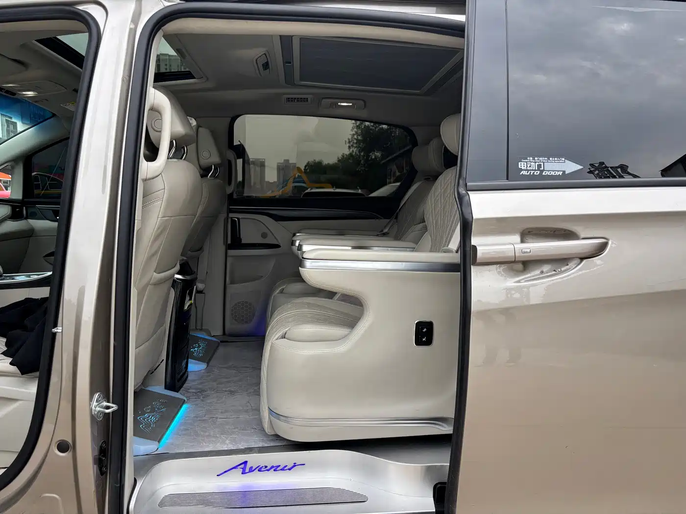 Buick GL8 2023 ES Landmaster Exclusive фото 4