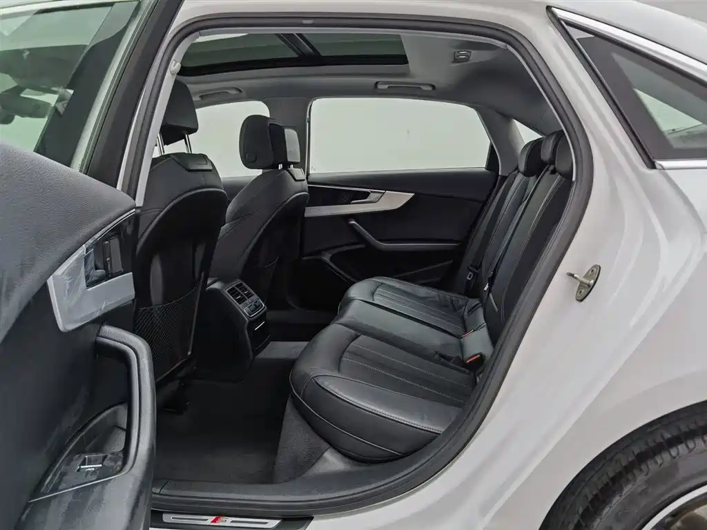 Audi A4L 2020 40 TFSI Luxury Dynamic фото 15
