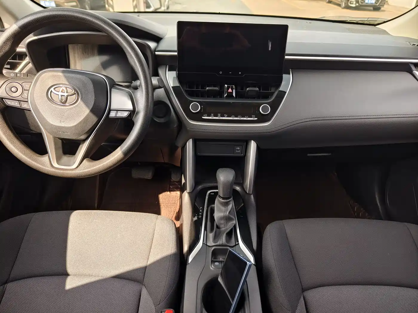 Toyota Frontlander 2024 2.0L CVT Elite Edition фото 11