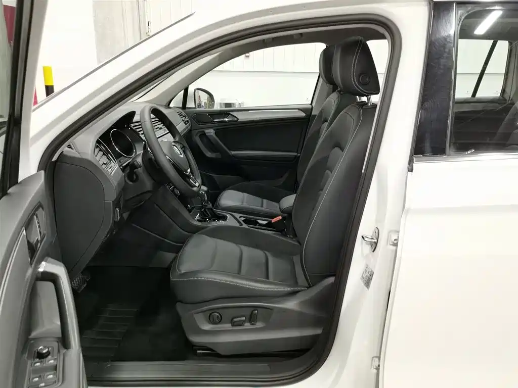Volkswagen Tiguan L 2019 Facelift 330TSI Auto 2WD Panorama Comfort China VI фото 10