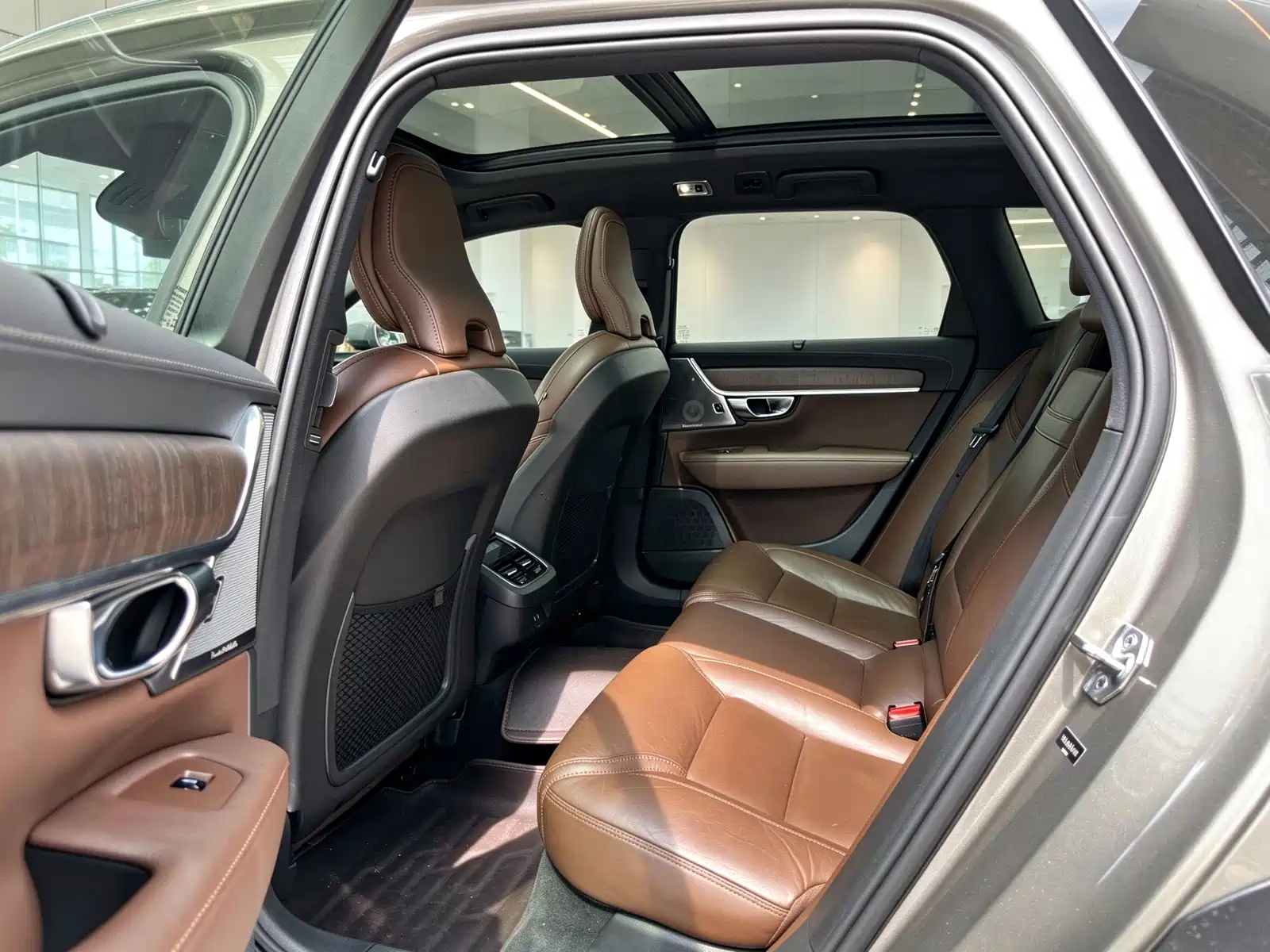 Photo 10 - Volvo V90