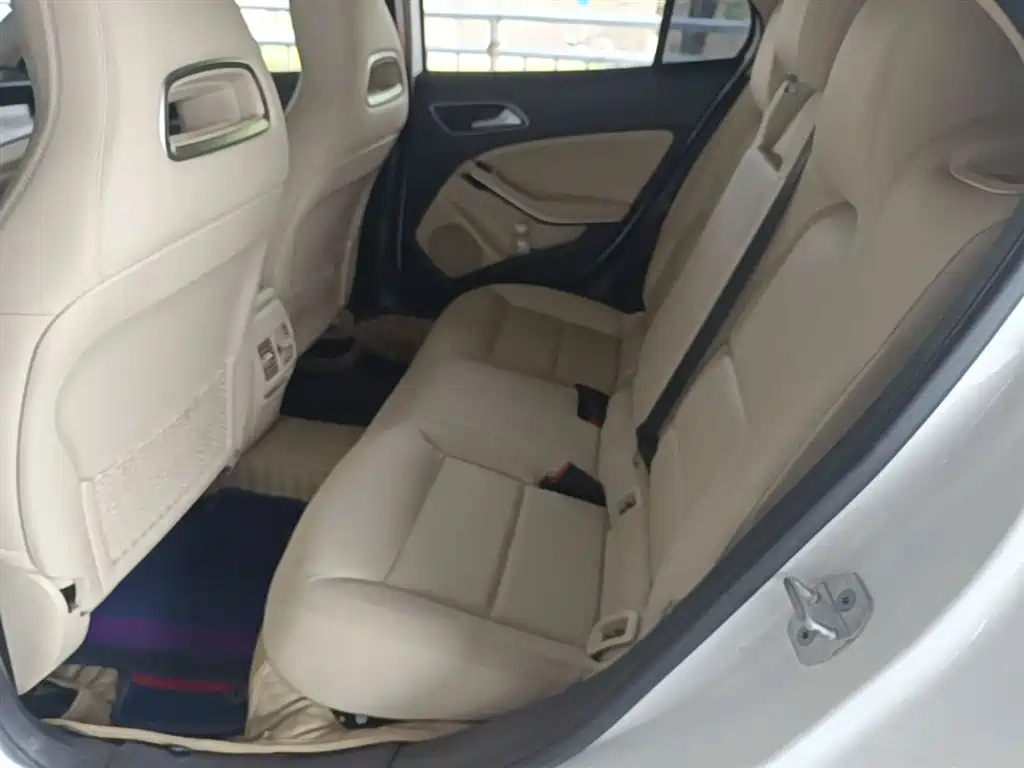 Mercedes-Benz GLA 2016 GLA 200 Fashion фото 17