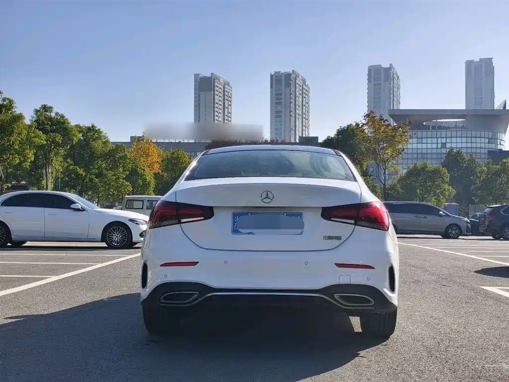 Mercedes-Benz A-Class 2019 Facelift A 200 L Sports Sedan фото 15