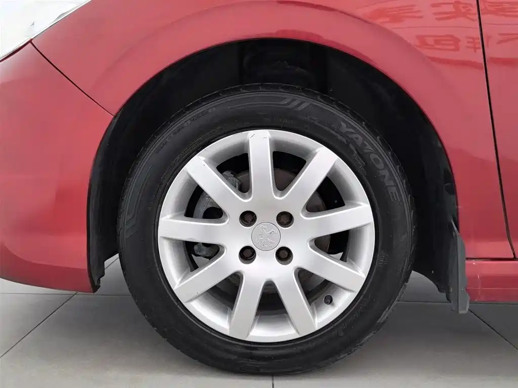 Peugeot 308 2013 Model 1.6L Manual Superior Style фото 17