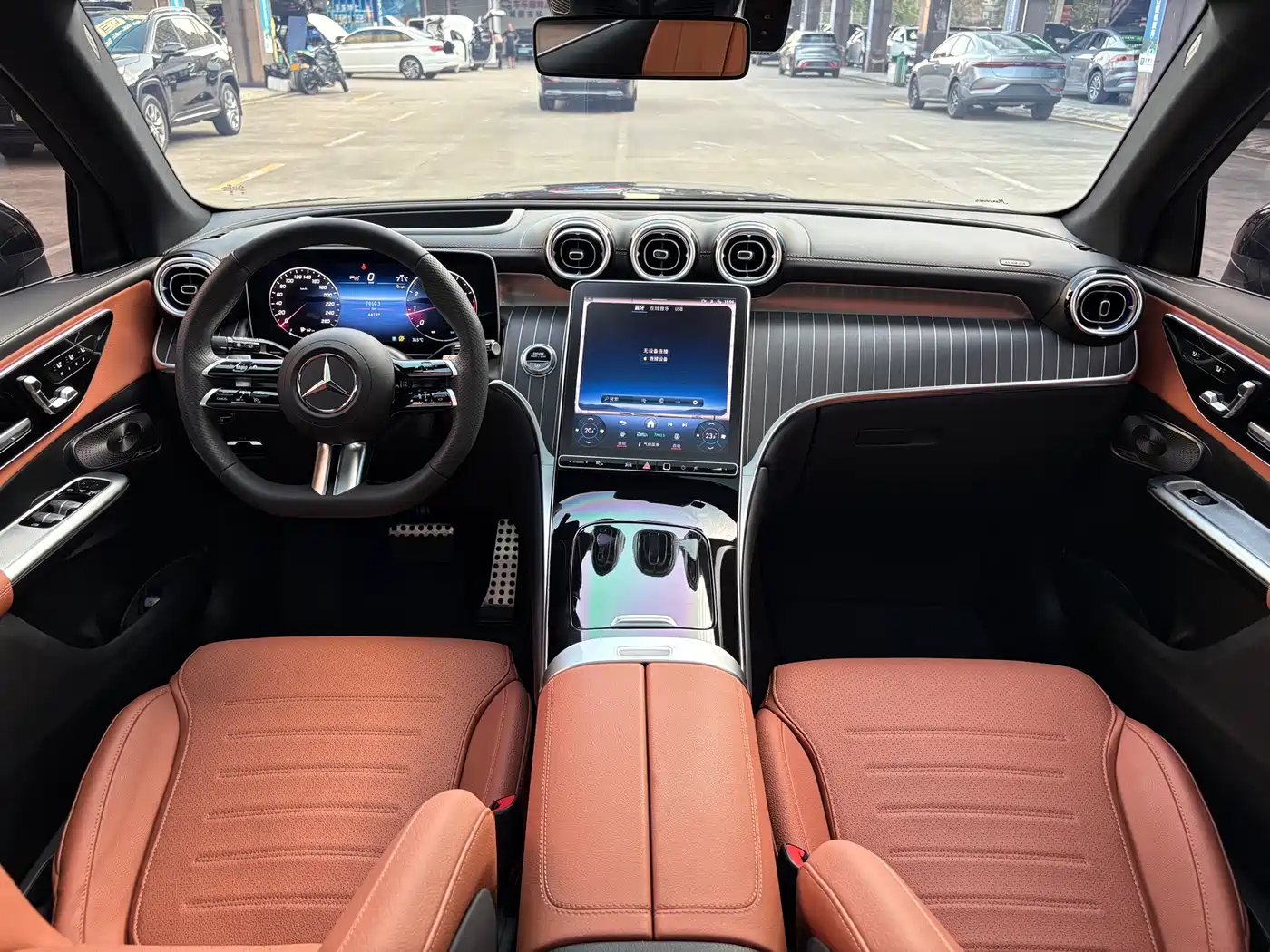 Mercedes-Benz GLC 2023 GLC 300 L 4MATIC Luxury 7-Seater фото 10