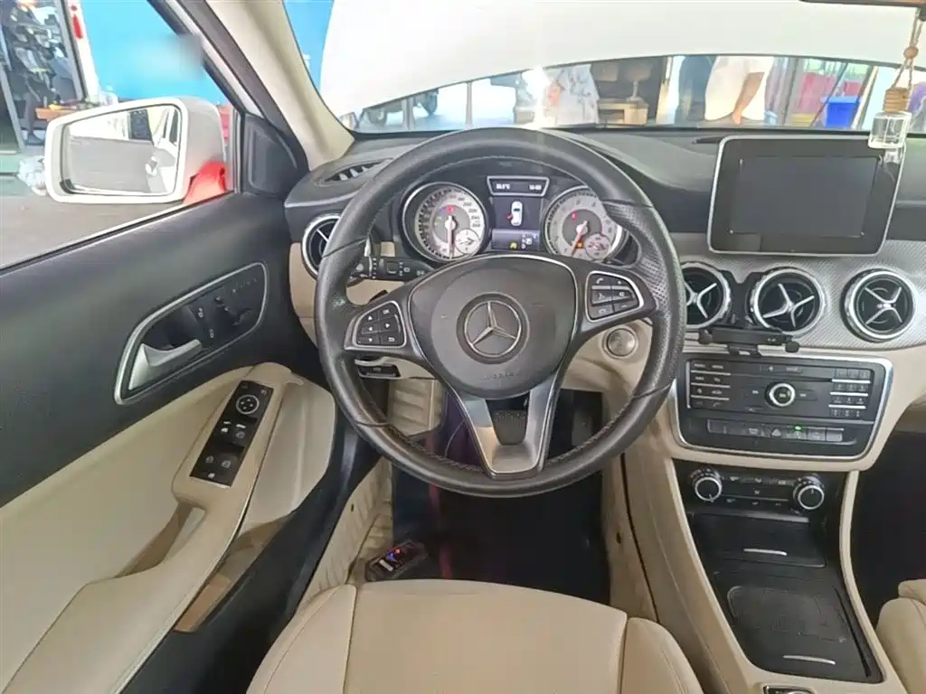 Mercedes-Benz GLA 2016 GLA 200 Fashion фото 11