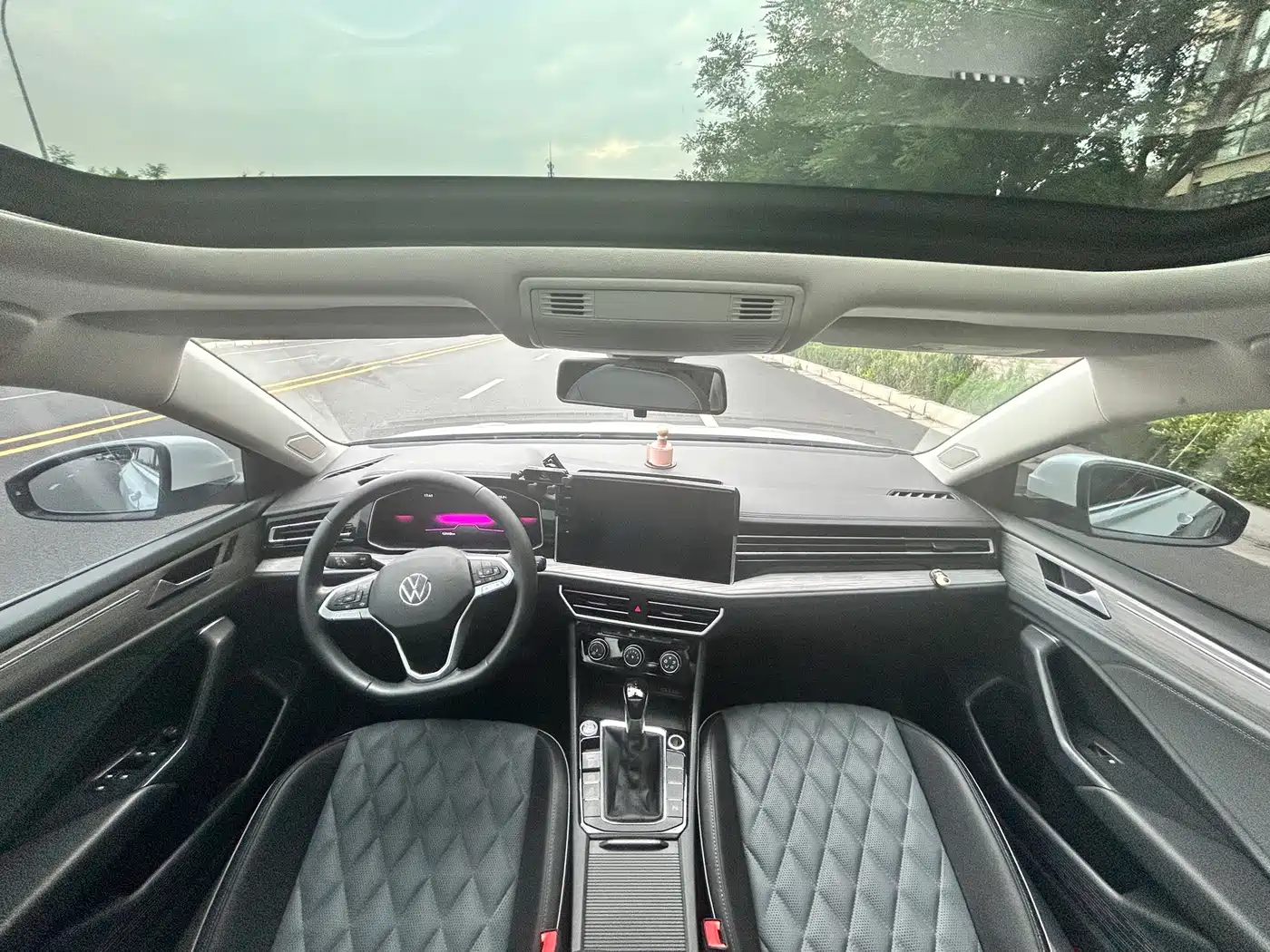 Volkswagen Sagitar 2023 300TSI DSG Surpassing Edition фото 15