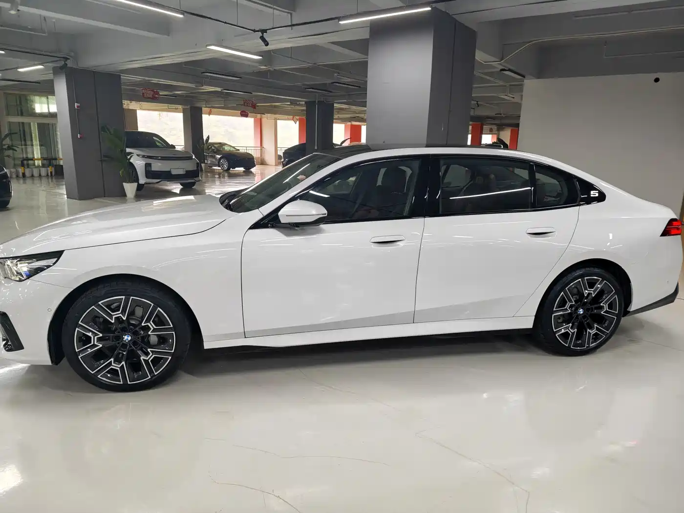 BMW 5-SERIES