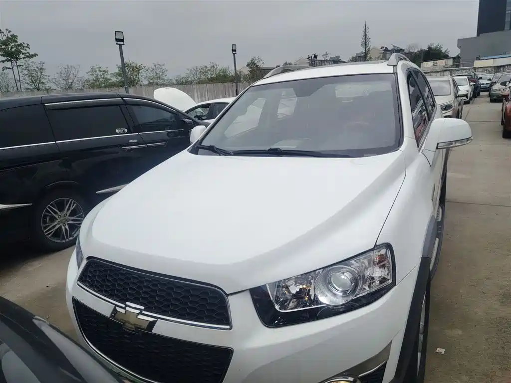 Chevrolet Captiva 2014 2.4L 4WD Flagship 7-seater фото 3