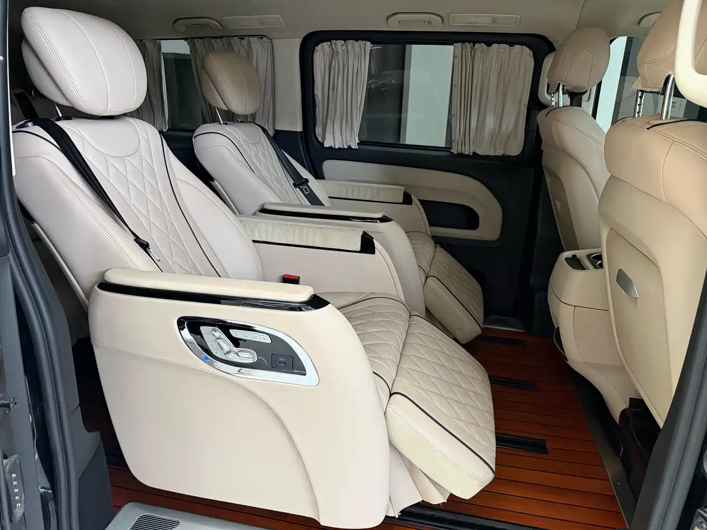 Mercedes-Benz Vito 2020 2.0T Business Edition (7-seater) фото 8