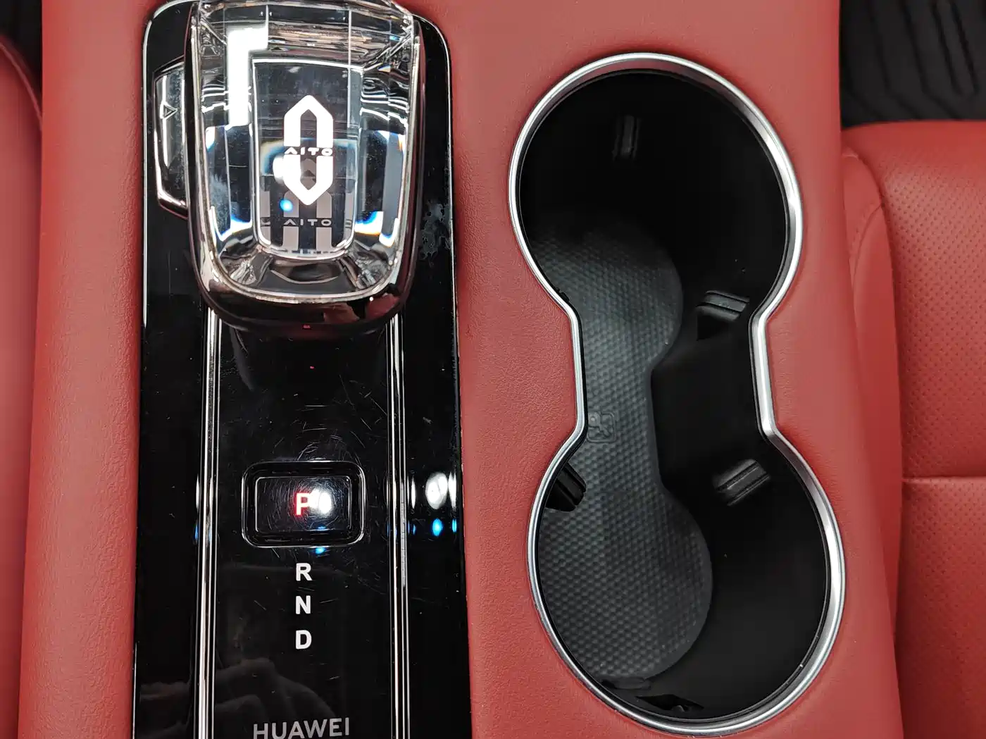 AITO Wenjie AITO M5 2024 Extended Range Max RWD Advanced Smart Driving Edition фото 24