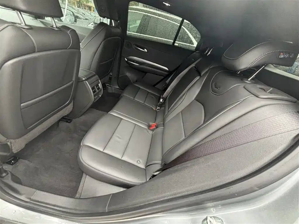 Cadillac XT4 2024 28T 2WD Premium фото 11