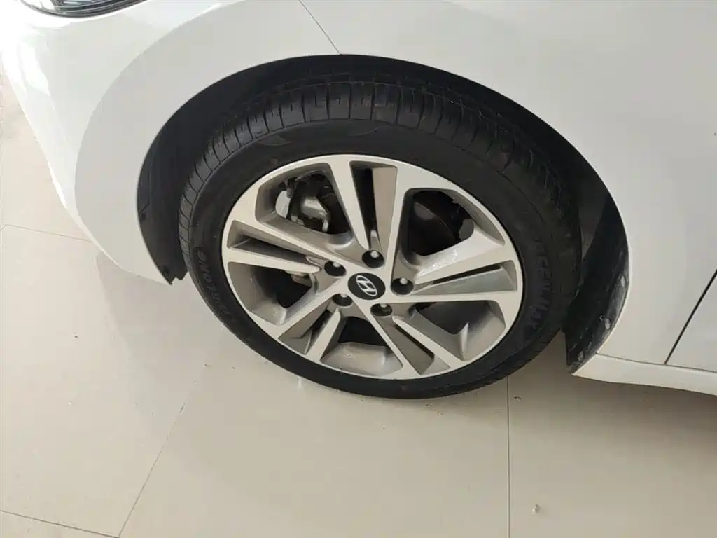 Hyundai Elantra 2016 Model 1.6L Automatic Smart Elite фото 23