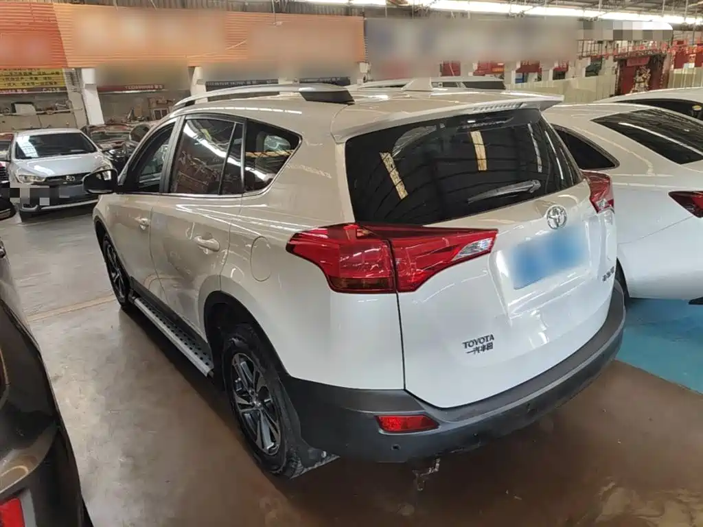 Toyota RAV4 Rongfang 2015 2.0L CVT 2WD Trend Edition фото 5