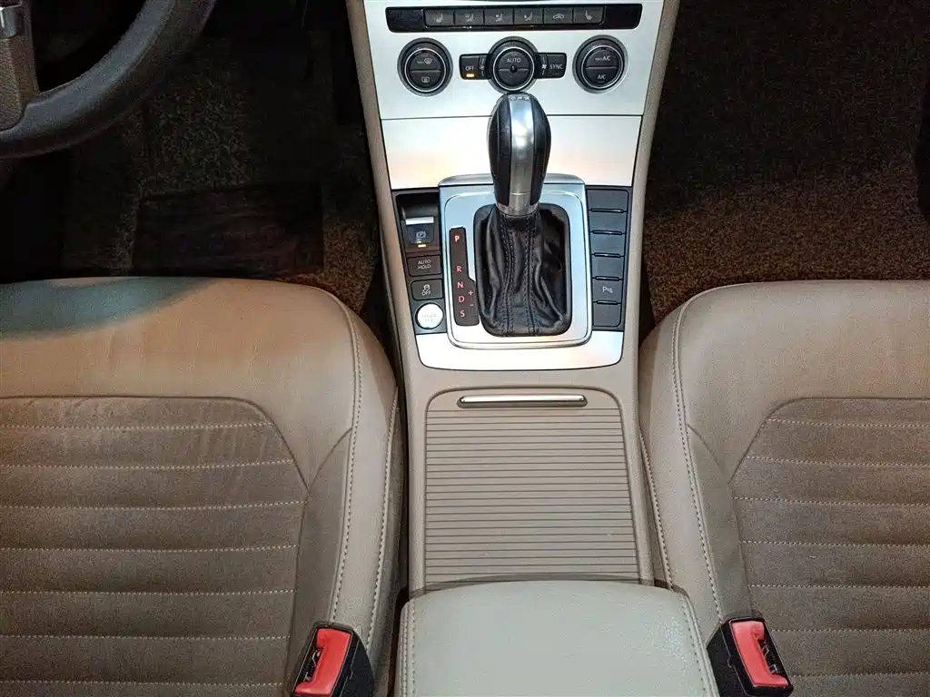 Volkswagen Magotan 2015 Facelift 1.8TSI Luxury фото 10