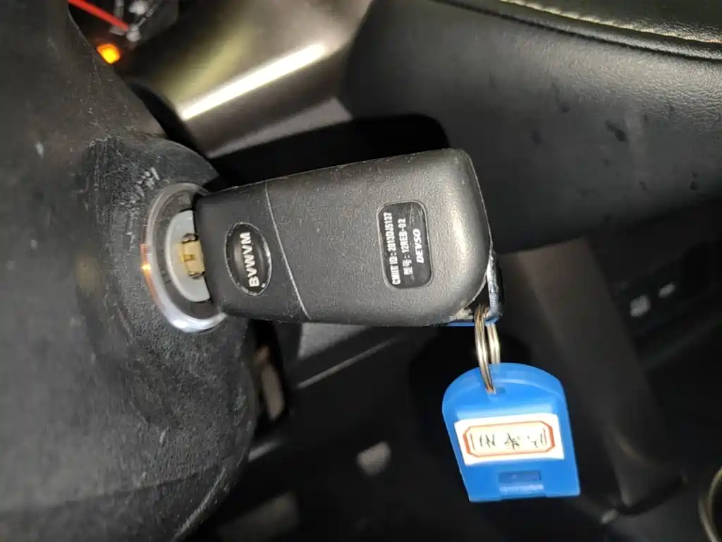 Toyota RAV4 Rongfang 2015 2.0L CVT 2WD Trend Edition фото 9