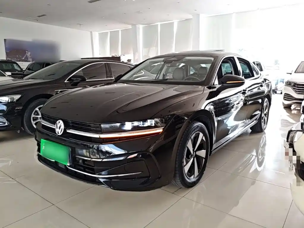 Photo 1 - Volkswagen Magotan