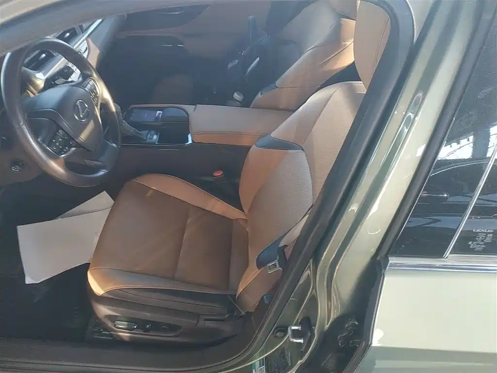 Lexus ES 2020 200 Excellence фото 18