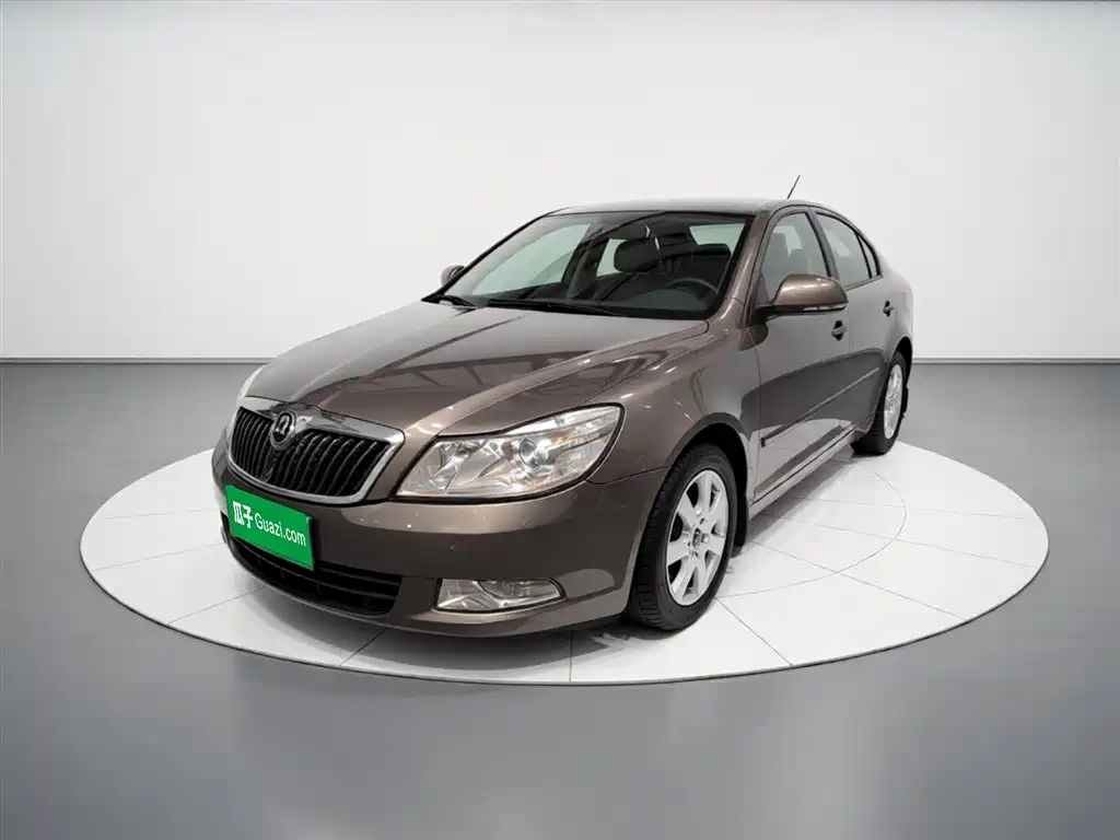 Škoda Octavia 2015 Classic 1.6L Automatic Elite Edition фото 2