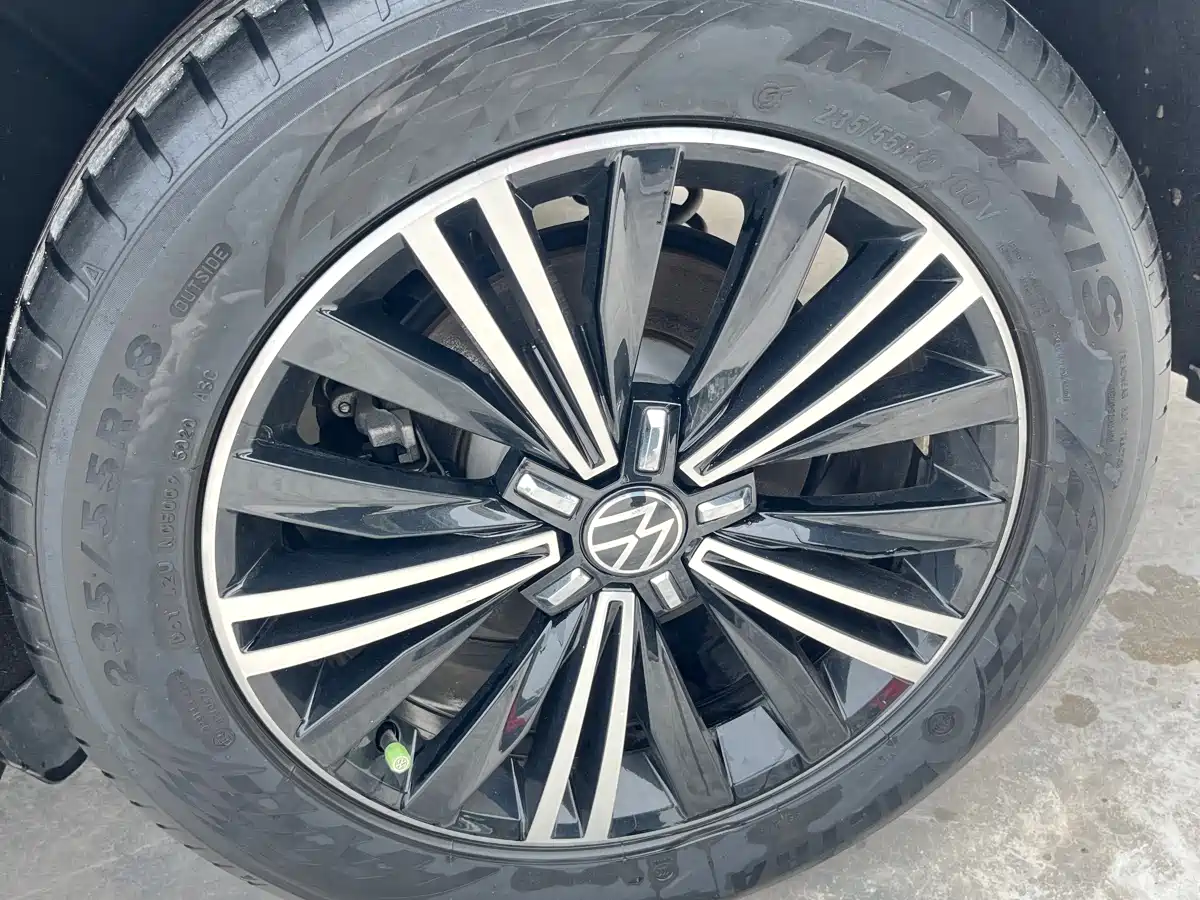 Volkswagen Tiguan L 2021 330TSI Automatic 2WD Smart фото 13